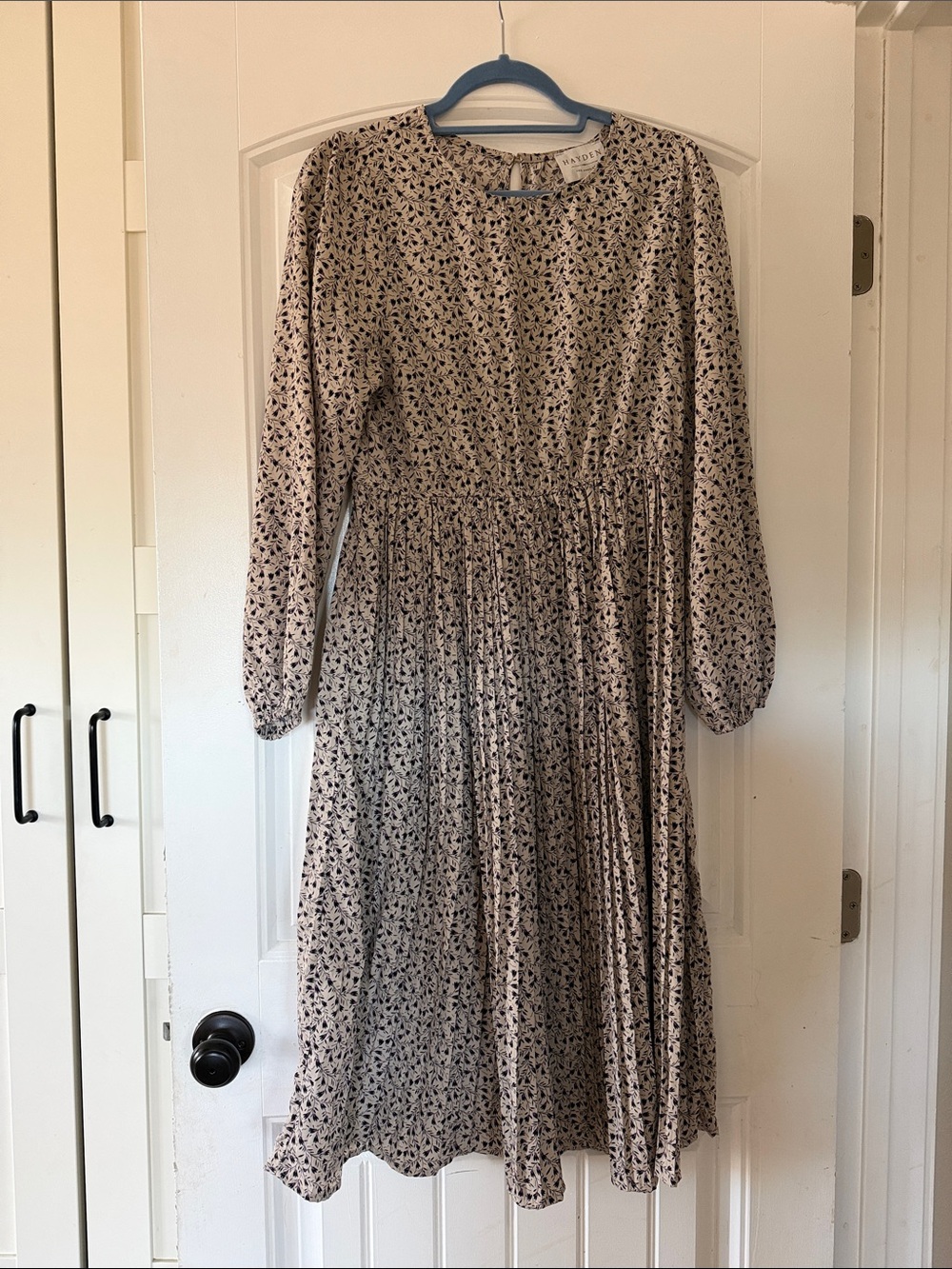 Ditsy Print Pleated Skirt Midi Dress - Picture 4 of 6